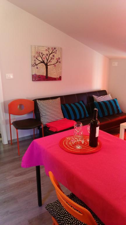 Orange Cube Apartment Rijeka Chambre photo